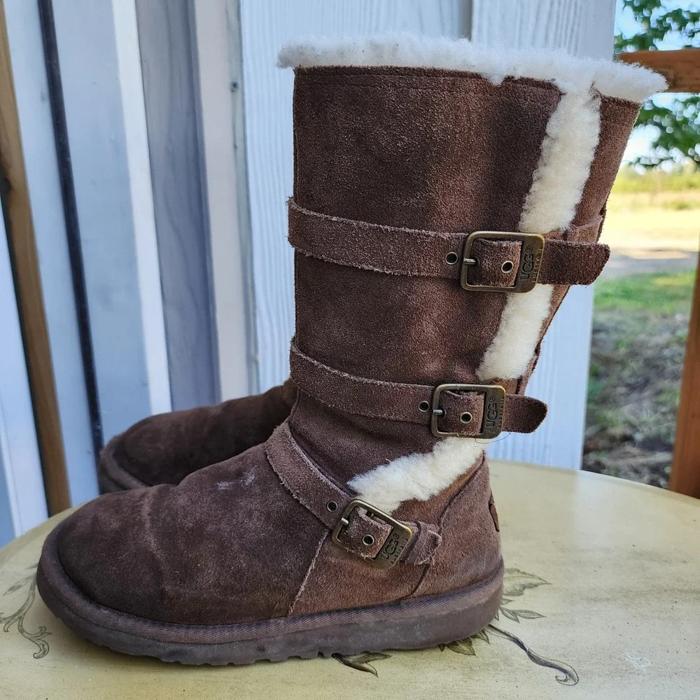 UGG Australia Maddie Youth Sz 4 Brown Suede Shearling Triple Buckle Tall Boots
